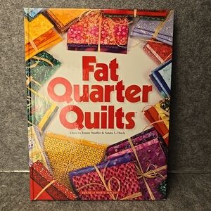 HARDCOVER FAT QUARTER QUILTS BOOK by Jeanne Stauffer & Sandra L. Hatch 2002